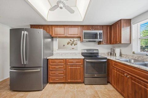 House in Palm Harbor, Florida 2 bedrooms, 106.65 sq.m. № 2156257 - photo 18