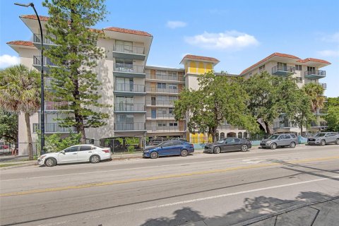 Condo à North Miami, Floride, 2 chambres  № 2389751