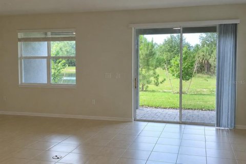 House in Clermont, Florida 4 bedrooms, 187.57 sq.m. № 2272779 - photo 7