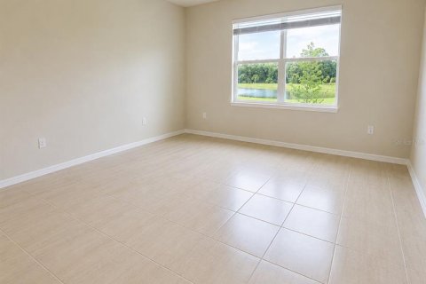 House in Clermont, Florida 4 bedrooms, 187.57 sq.m. № 2272779 - photo 11