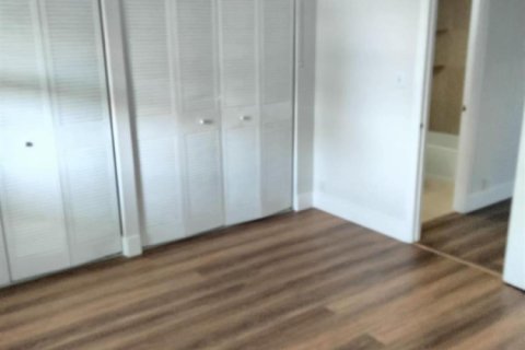 Condo in Deerfield Beach, Florida, 2 bedrooms № 2245333 - photo 5
