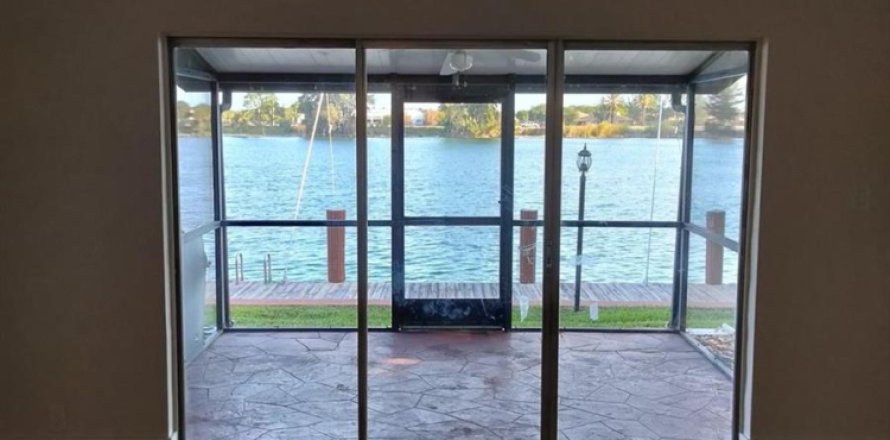 Condo in Deerfield Beach, Florida, 2 bedrooms № 2245333