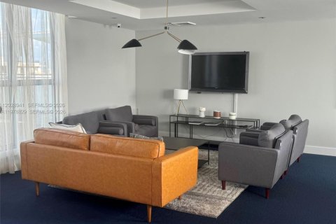 Condominio en alquiler en Hollywood, Florida, 3 dormitorios, 137.68 m2 № 2155071 - foto 23
