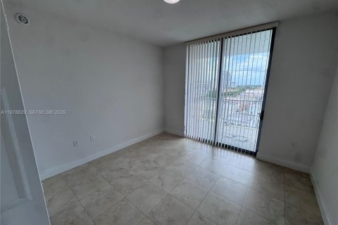 Condominio en alquiler en Hollywood, Florida, 3 dormitorios, 137.68 m2 № 2155071 - foto 7