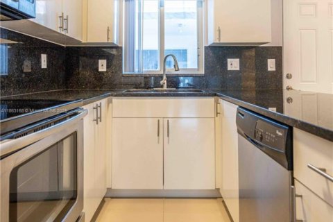 Appartement à louer à Miami Beach, Floride: 1 chambre, 72 m2 № 1890194 - photo 9
