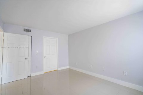 Appartement à louer à Miami Beach, Floride: 1 chambre, 72 m2 № 1890194 - photo 12