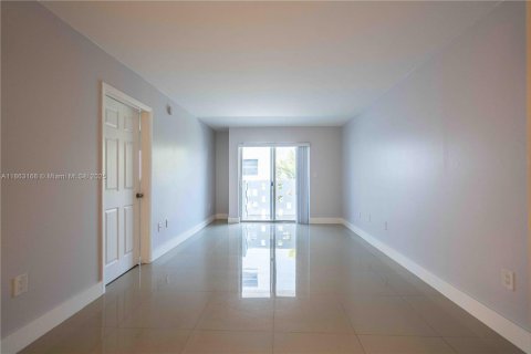 Appartement à louer à Miami Beach, Floride: 1 chambre, 72 m2 № 1890194 - photo 2