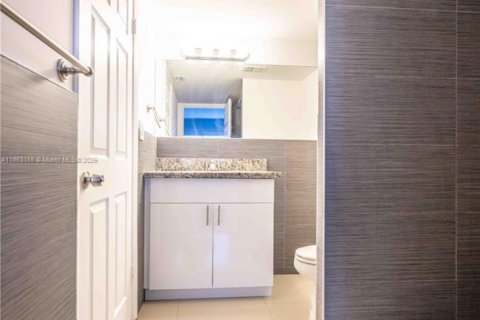 Appartement à louer à Miami Beach, Floride: 1 chambre, 72 m2 № 1890194 - photo 15