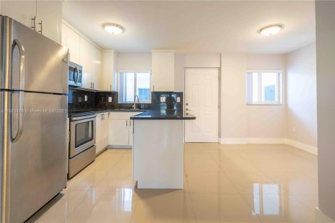 Appartement à louer à Miami Beach, Floride: 1 chambre, 72 m2 № 1890194 - photo 8