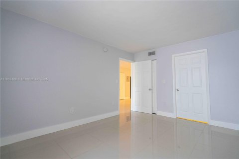 Appartement à louer à Miami Beach, Floride: 1 chambre, 72 m2 № 1890194 - photo 13