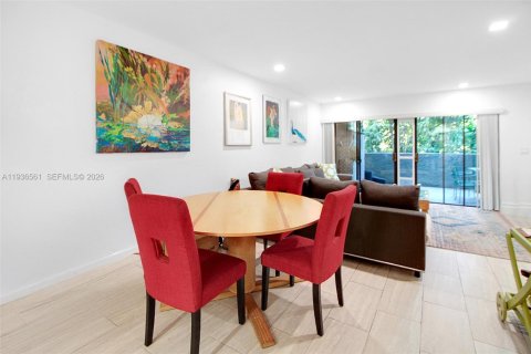 Adosado en venta en Miami, Florida, 2 dormitorios, 110.74 m2 № 1999863 - foto 7