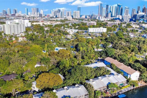 Adosado en venta en Miami, Florida, 2 dormitorios, 110.74 m2 № 1999863 - foto 4