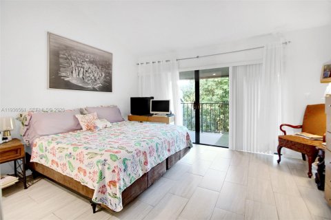 Adosado en venta en Miami, Florida, 2 dormitorios, 110.74 m2 № 1999863 - foto 15