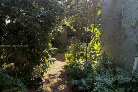 Adosado en venta en Miami, Florida, 2 dormitorios, 110.74 m2 № 1999863 - foto 24