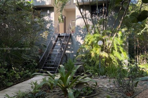 Adosado en venta en Miami, Florida, 2 dormitorios, 110.74 m2 № 1999863 - foto 23