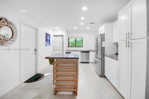 Adosado en venta en Miami, Florida, 2 dormitorios, 110.74 m2 № 1999863 - foto 5