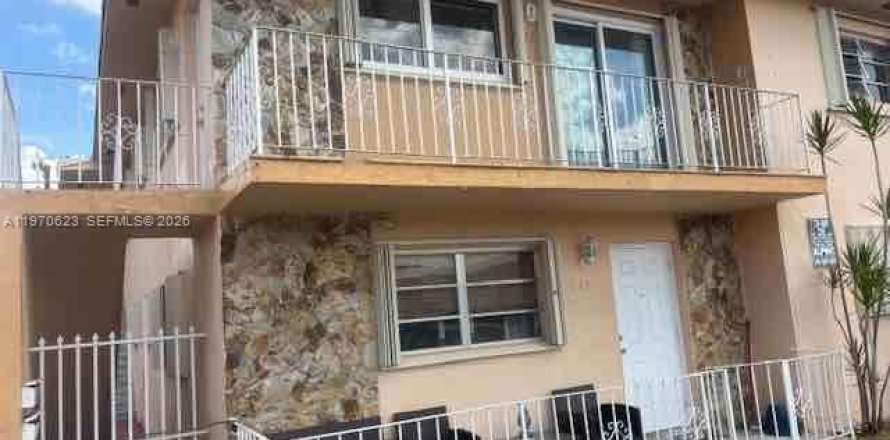 Дом в Хайалиа, Флорида 2 спальни, 332.59м2 № 2031326