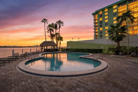 Condominio en venta en Bay Harbor Islands, Florida, 1 dormitorio, 88.26 m2 № 1993545 - foto 27