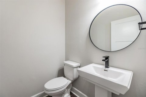 Townhouse in Tampa, Florida 3 bedrooms, 165.18 sq.m. № 2218711 - photo 12