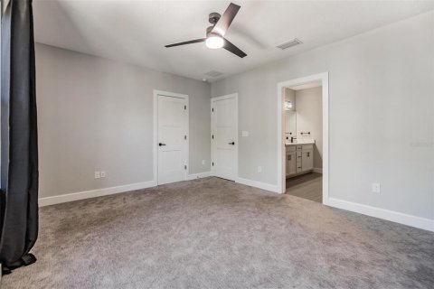 Townhouse in Tampa, Florida 3 bedrooms, 165.18 sq.m. № 2218711 - photo 19