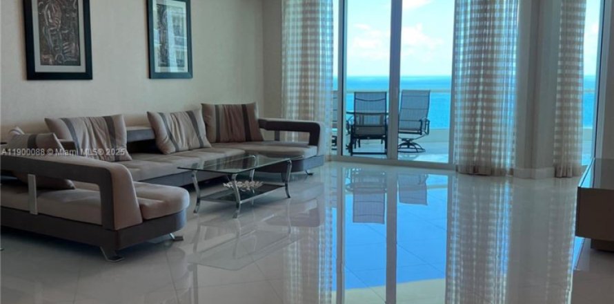 Condominio en Sunny Isles Beach, Florida, 3 dormitorios  № 1952048