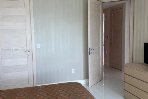 Condominio en alquiler en Sunny Isles Beach, Florida, 3 dormitorios, 257.8 m2 № 1952048 - foto 9
