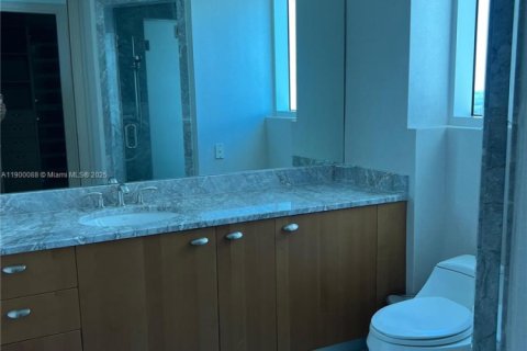 Condominio en alquiler en Sunny Isles Beach, Florida, 3 dormitorios, 257.8 m2 № 1952048 - foto 8