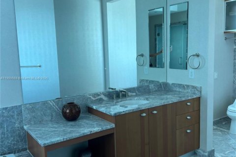 Condominio en alquiler en Sunny Isles Beach, Florida, 3 dormitorios, 257.8 m2 № 1952048 - foto 13
