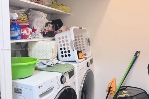 Adosado en alquiler en Doral, Florida, 4 dormitorios, 201.6 m2 № 1944611 - foto 12