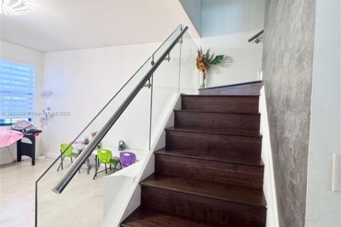 Adosado en alquiler en Doral, Florida, 4 dormitorios, 201.6 m2 № 1944611 - foto 15