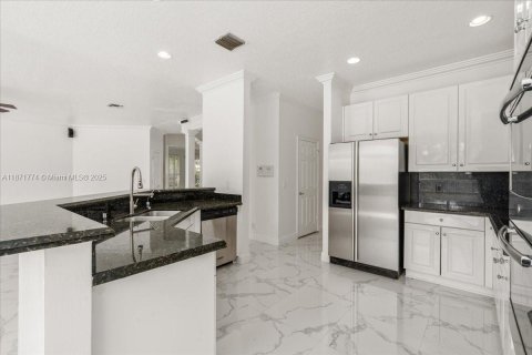 Villa ou maison à vendre à Coral Springs, Floride: 4 chambres, 303.98 m2 № 1896029 - photo 15