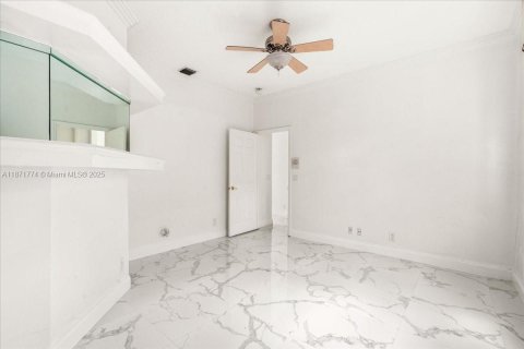 Casa en venta en Coral Springs, Florida, 4 dormitorios, 303.98 m2 № 1896029 - foto 17