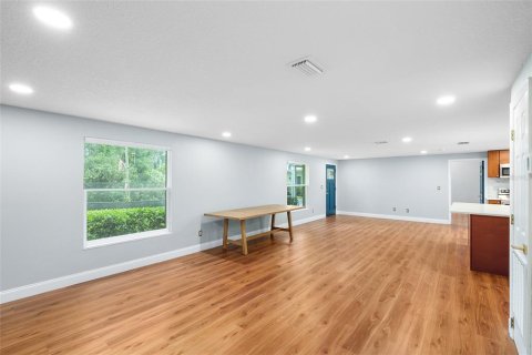 House in Land O' Lakes, Florida 3 bedrooms, 140.47 sq.m. № 1898859 - photo 12