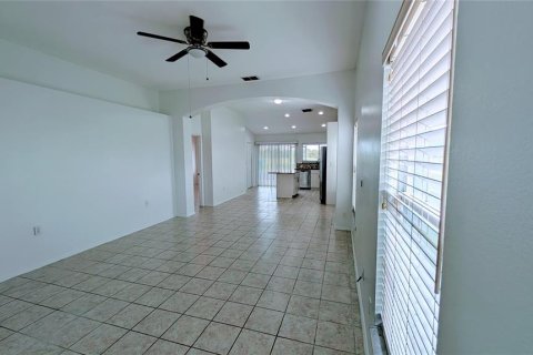 Casa en venta en Orlando, Florida, 3 dormitorios, 115.76 m2 № 1903176 - foto 2