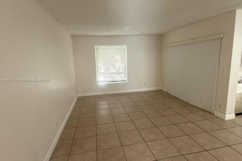 Condominio en alquiler en Coconut Creek, Florida, 2 dormitorios, 91.23 m2 № 1957557 - foto 5