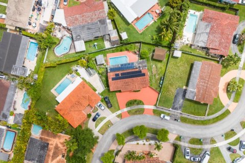 Коммерческая недвижимость в Майами, Флорида 1 спальня, 55.74м2 № 2031615