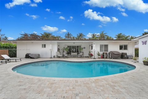 House in Miami, Florida 5 bedrooms, 218.51 sq.m. № 1475211 - photo 6
