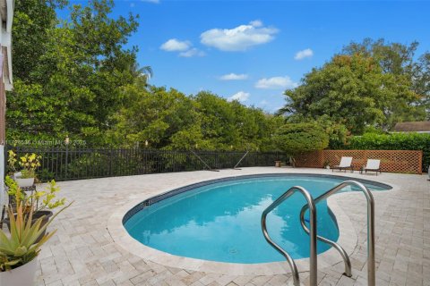 House in Miami, Florida 5 bedrooms, 218.51 sq.m. № 1475211 - photo 8