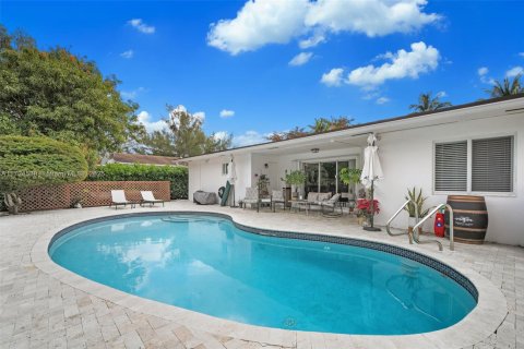 House in Miami, Florida 5 bedrooms, 218.51 sq.m. № 1475211 - photo 7