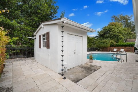 House in Miami, Florida 5 bedrooms, 218.51 sq.m. № 1475211 - photo 9
