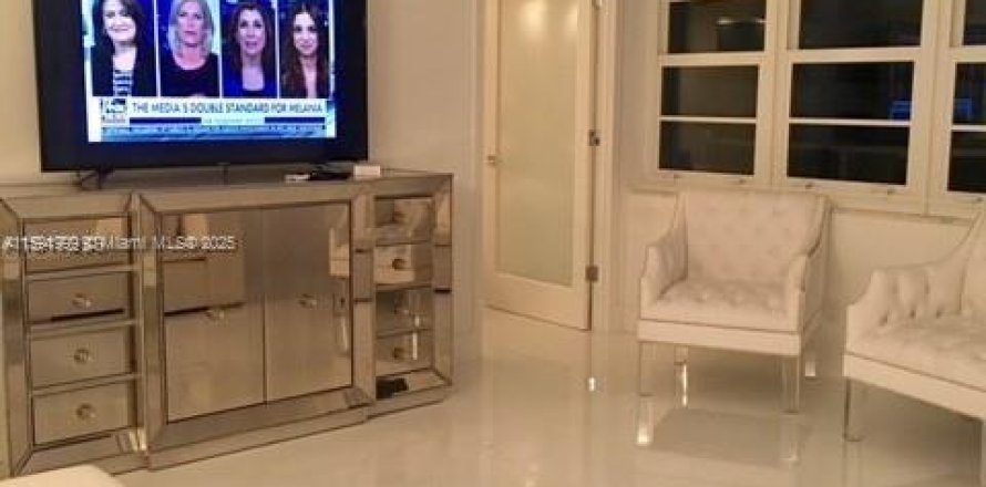 Condominio en Miami Beach, Florida, 2 dormitorios  № 2012314