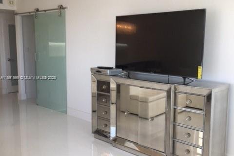 Condominio en alquiler en Miami Beach, Florida, 2 dormitorios, 110.55 m2 № 2012314 - foto 2