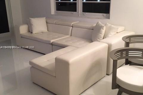 Condominio en alquiler en Miami Beach, Florida, 2 dormitorios, 110.55 m2 № 2012314 - foto 4