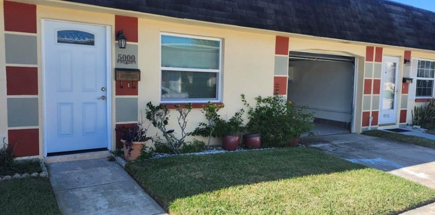 Villa ou maison à New Port Richey, Floride 2 chambres, 67.08 m2 № 2204543