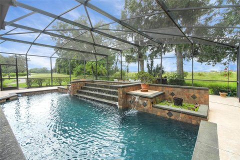 House in Mount Dora, Florida 3 bedrooms, 281.31 sq.m. № 1916217 - photo 2