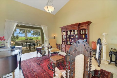 House in Mount Dora, Florida 3 bedrooms, 281.31 sq.m. № 1916217 - photo 8