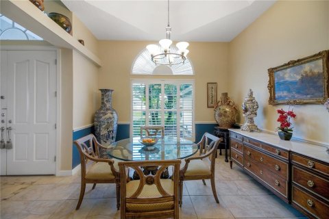 House in Mount Dora, Florida 3 bedrooms, 281.31 sq.m. № 1916217 - photo 16