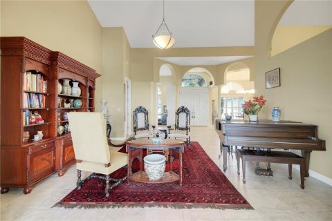 House in Mount Dora, Florida 3 bedrooms, 281.31 sq.m. № 1916217 - photo 10