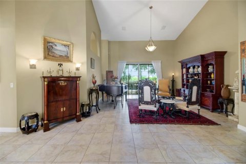 House in Mount Dora, Florida 3 bedrooms, 281.31 sq.m. № 1916217 - photo 12