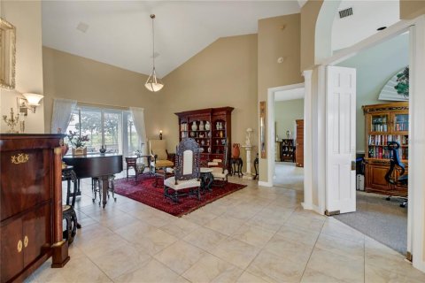 House in Mount Dora, Florida 3 bedrooms, 281.31 sq.m. № 1916217 - photo 13